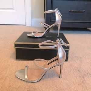 NWT Ava & Aiden Silver Leather Strappy Heels 7.5